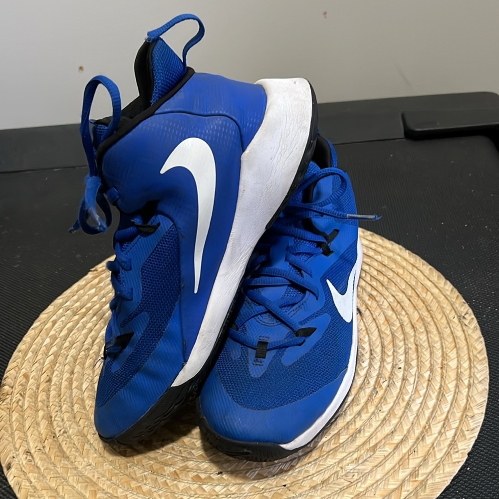 Nike Court Boys High Top Basketball Sneakers Size 5.5Y